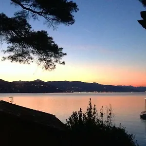 https://large-apartment.hotelitalianriviera.com